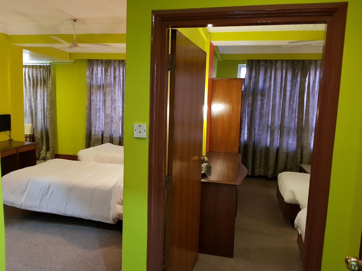 Harati Manor Inn Катманду Экстерьер фото